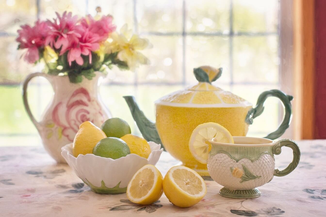 lemon tea pot